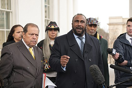 John W. Boyd, president of the National Black Farmers Association, urges Gov. Northam to stay in office Monday at a Capitol news conference. With him, from left, are Richmond City Treasurer Nichole Armstead, former Richmond City Councilman Henry W. “Chuck” Richardson, American Indian Farmers and National Women Farmers’ Association President Kara Boyd and the Rev. Rodney Hunter, president of the Richmond Chapter of the Southern Christian Leadership Conference. PHOTO: Ava Reaves/Richmond Free Press