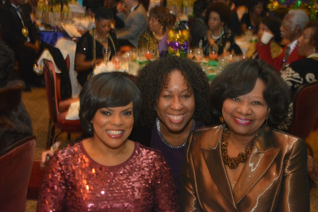 Links members Erin Pickens, Marilyn Evans, guest and Juanita Sims Doty enjoyed the event.