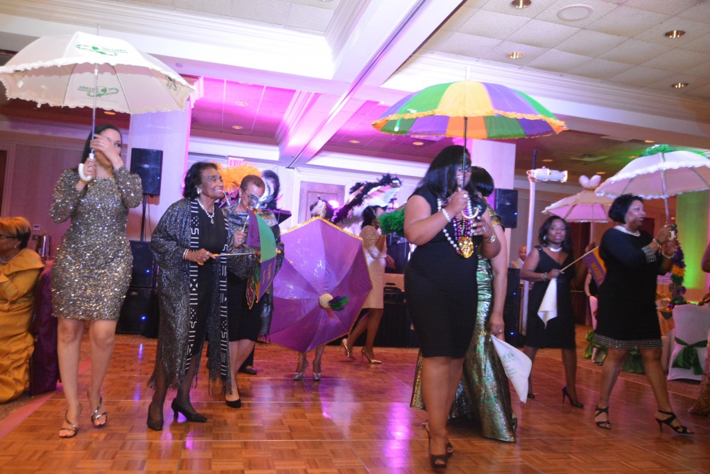 The evening’s festivities included dancing and a special treat by Links members.