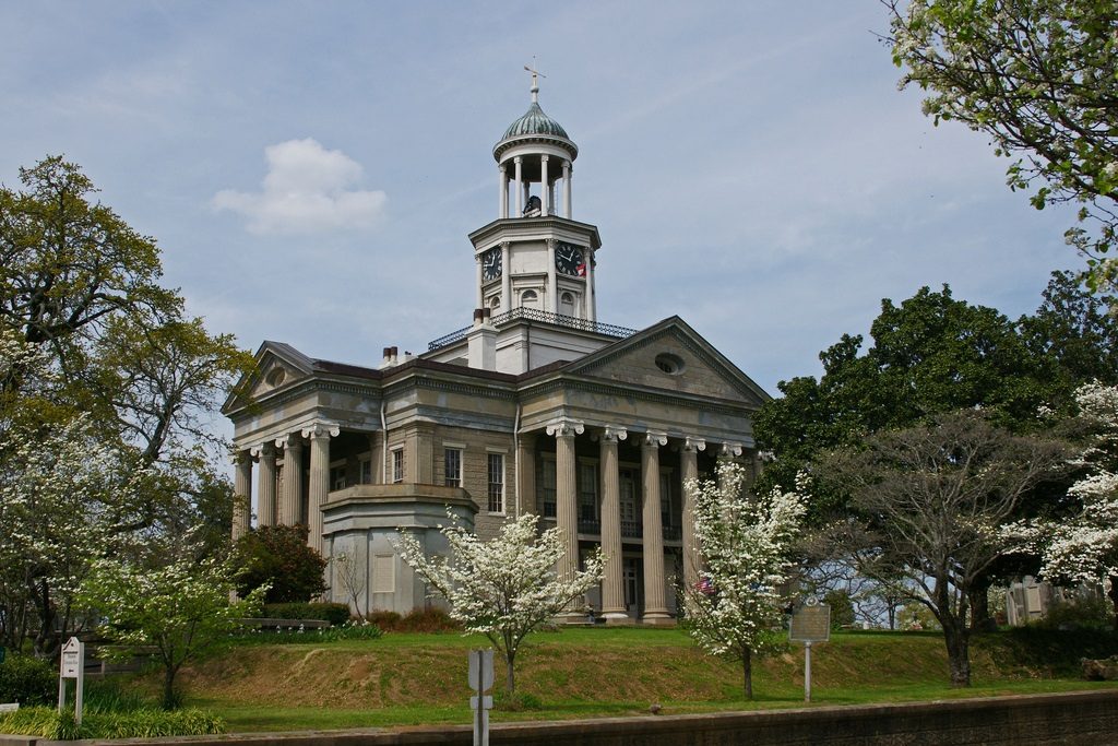 Old_Warren_County_Courthouse