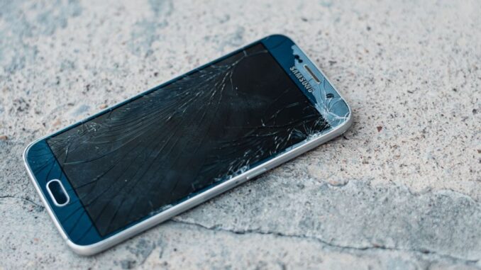Scientists inspired by mother-of-pearl have developed a shatter-resistant glass that could make broken phone screens a thing of the past. (Ashkan Forouzani/Unsplash)